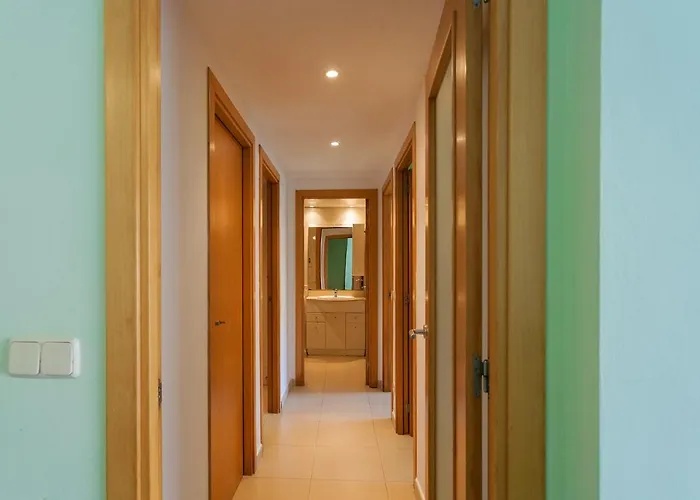 Comfortable With A Swimming Pool, 250m To The Sea. *