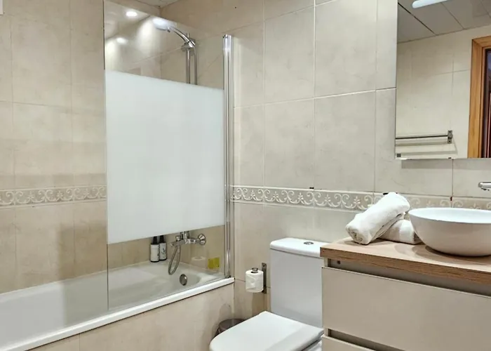 Comfortable With A Swimming Pool, 250m To The Sea. Льорет-де-Мар