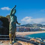 Appartement Comfortable With A Swimming Pool, 250m To The Sea.
