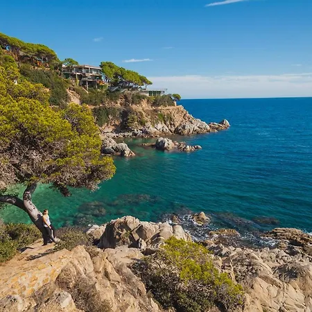 Appartement Comfortable With A Swimming Pool, 250m To The Sea. *