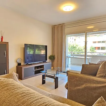 Comfortable With A Swimming Pool, 250m To The Sea. Lloret de Mar