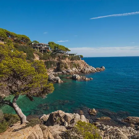 Apartment Comfortable With A Swimming Pool, 250m To The Sea.