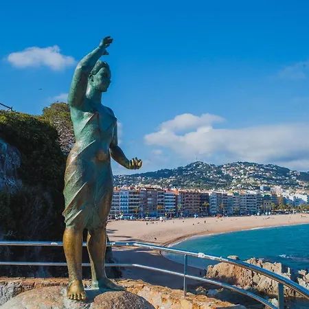 Appartement Comfortable With A Swimming Pool, 250m To The Sea.