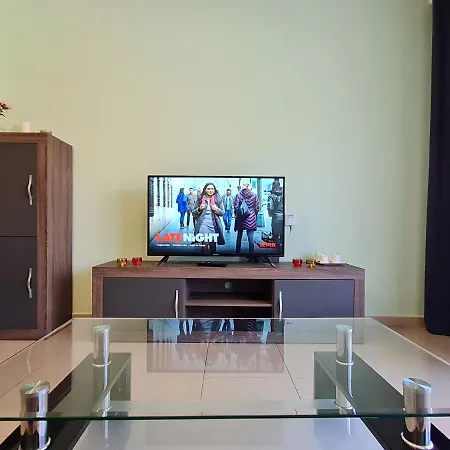 Apartment Comfortable With A Swimming Pool, 250m To The Sea. *