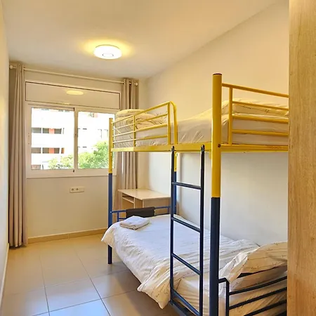 Comfortable With A Swimming Pool, 250m To The Sea.