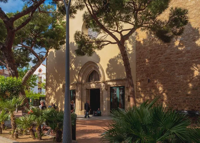 Comfortable With A Swimming Pool, 250m To The Sea. Apartamento