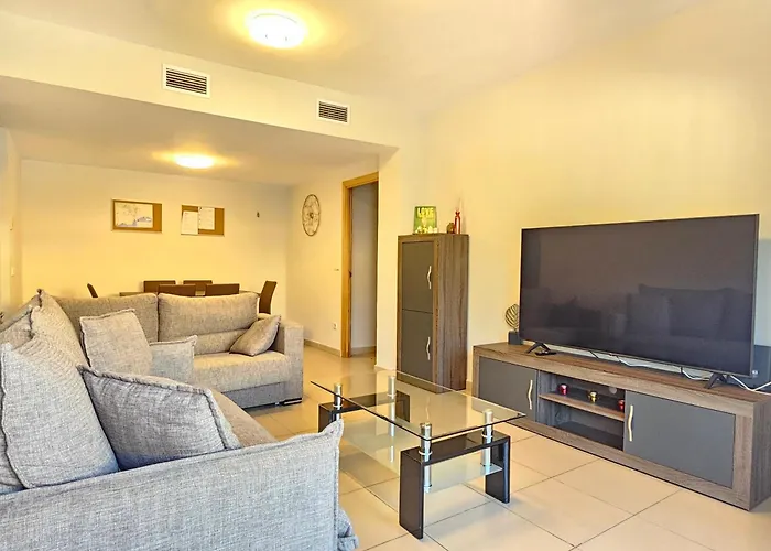 Comfortable With A Swimming Pool, 250m To The Sea. * Lloret de Mar